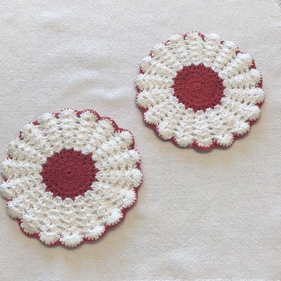 Vintage Red & White hand crocheted hot pads EUC S/2 - Picture 2 of 2
